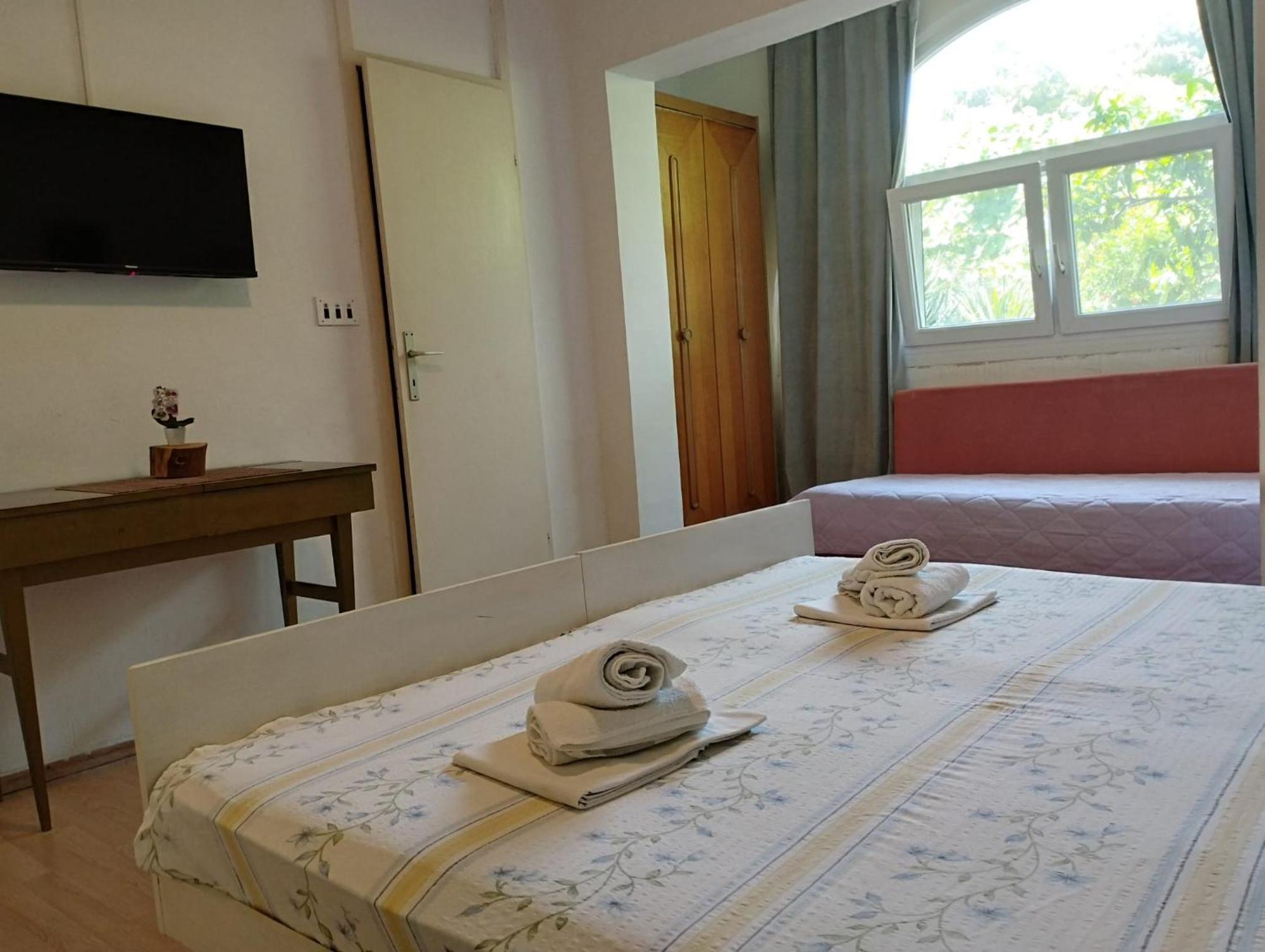 Borovik Guest House Živogošće 외부 사진